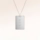 Personligt fyrkantigt silverhalsband med plats för gravyr av text, koordinater eller handstil på framsidan och baksidan