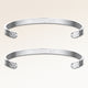 VÀnskaps-armband, par av tvÄ bangle armband i silver med personlig gravyr, frÄn Mon Chou