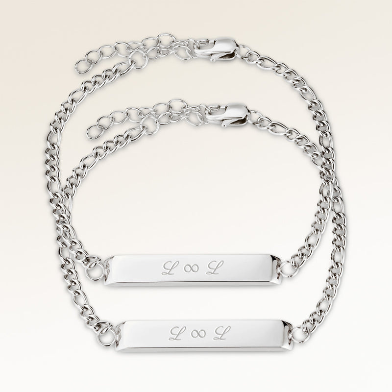 Vänskaps-armband, par av två bar armband i silver med personlig gravyr, från Mon Chou