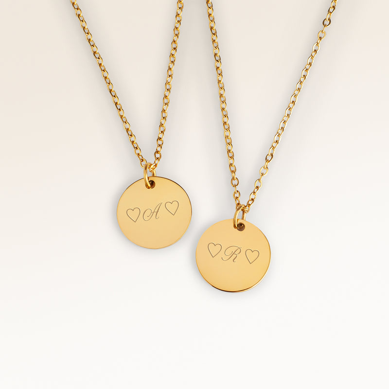 Vänskaps-halsband, par av två runt halsband i guld med personlig gravyr, från Mon Chou
