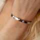 Vänskaps-armband, par av två bangle armband i guld och silver med personlig gravyr, från Mon Chou