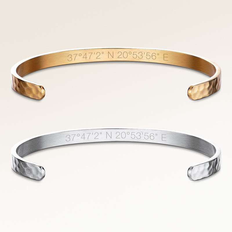 Vänskaps-armband, par av två bangle armband i guld och silver med personlig gravyr, från Mon Chou